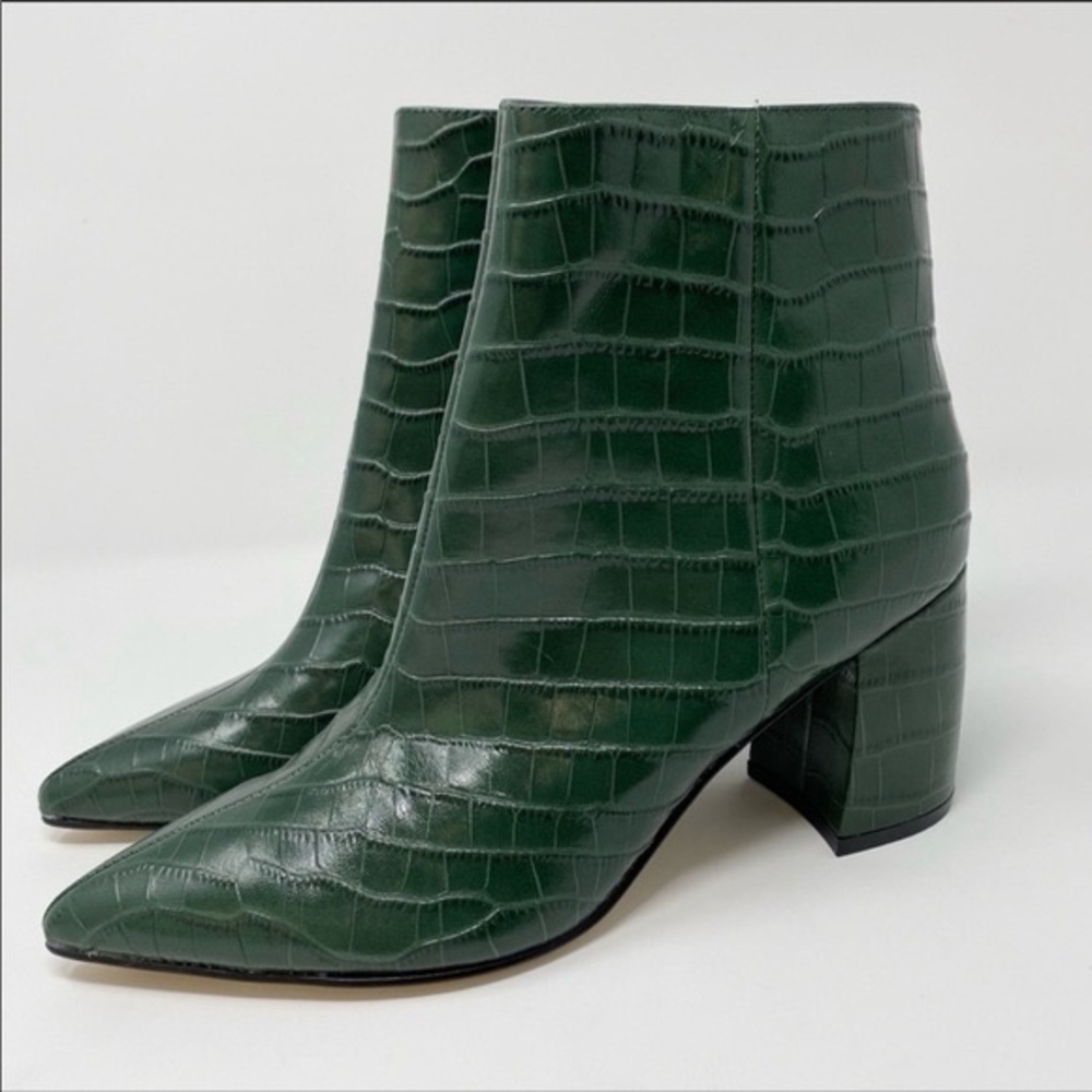 Marc Fisher Women’s retire leather crocodile boots